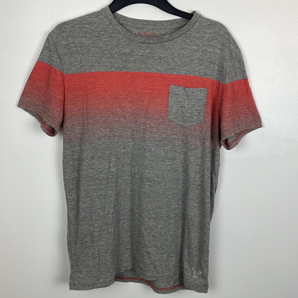 American Eagle Men’s Athletic Fit T-Shirt  Size Medium Color Gray/Red
